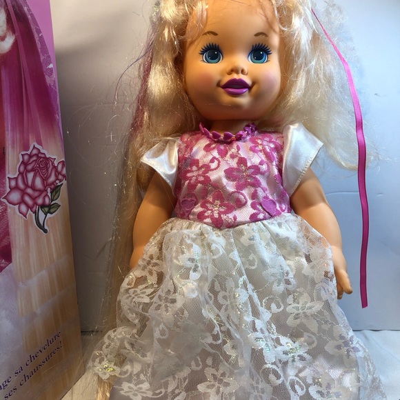 Vintage Bride Surprise Doll in Original Box 1995 Hasbro hair growing 17” - Picture 7 of 13